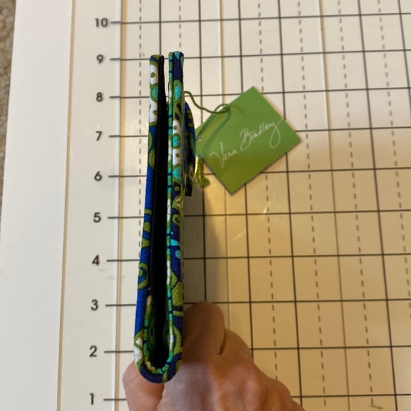 NWT Vera Bradley Passport ID Cover Rhythm & Blues Greens Aqua White Navy - Picture 12 of 16